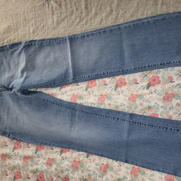 Levi's women's size 10 jeans bundle. - Picture 7 of 10